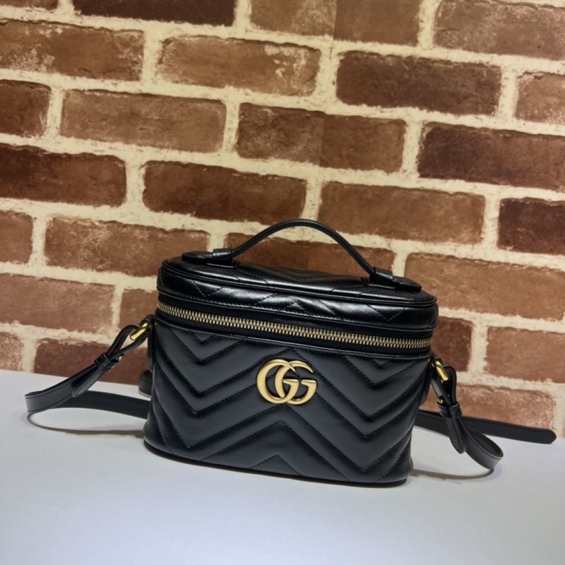 G*u*i cosmetic bags